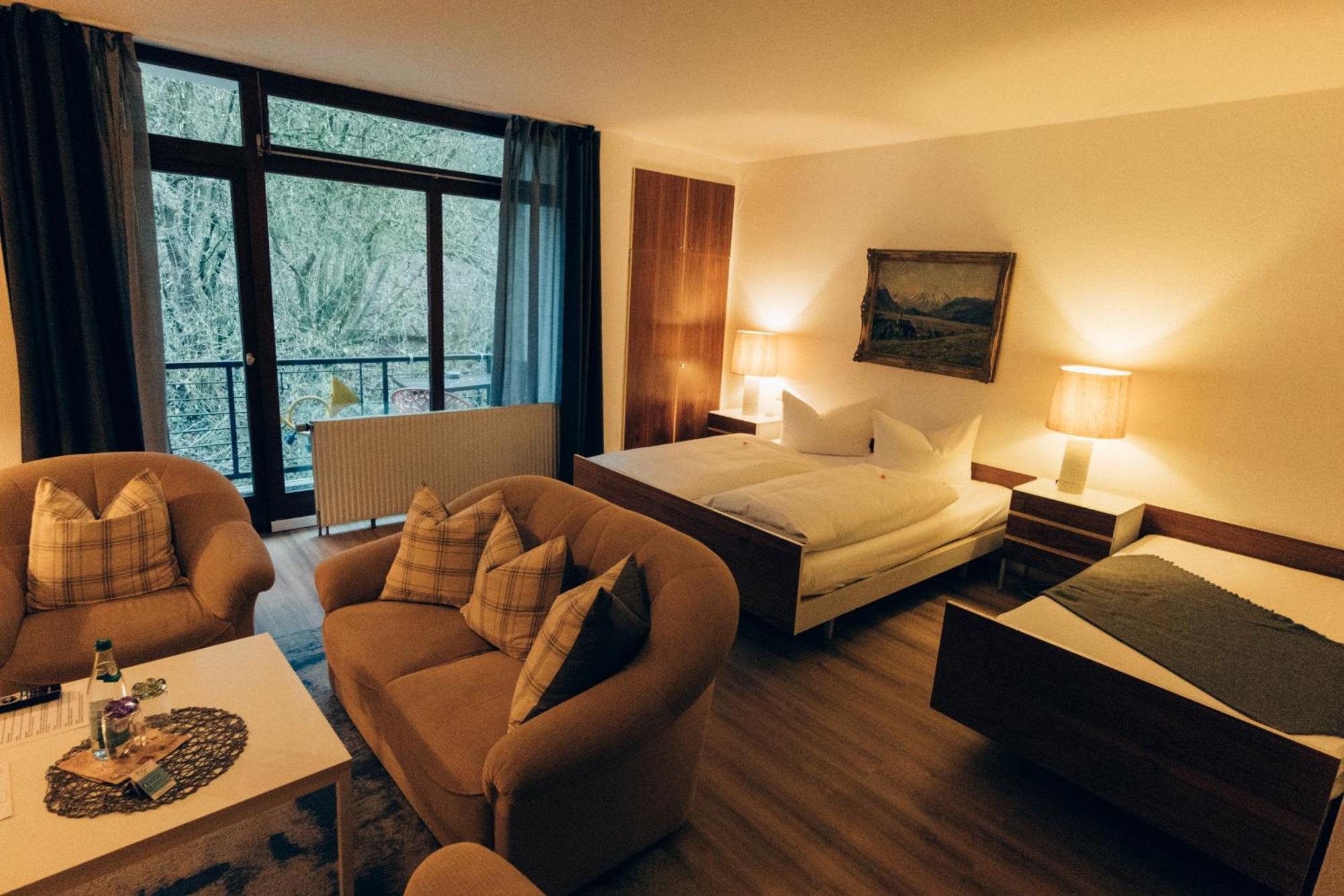 Gasthof Hotel Zur Post Egloffstein Buitenkant foto
