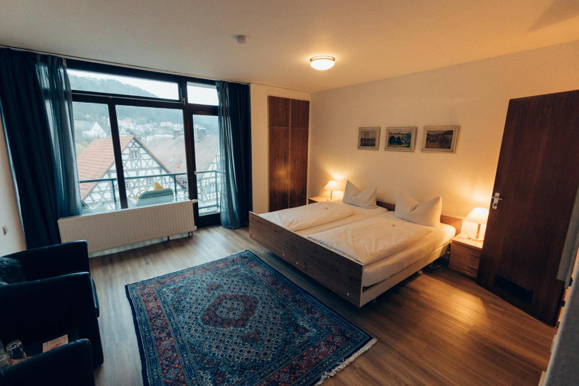 Gasthof Hotel Zur Post Egloffstein Buitenkant foto