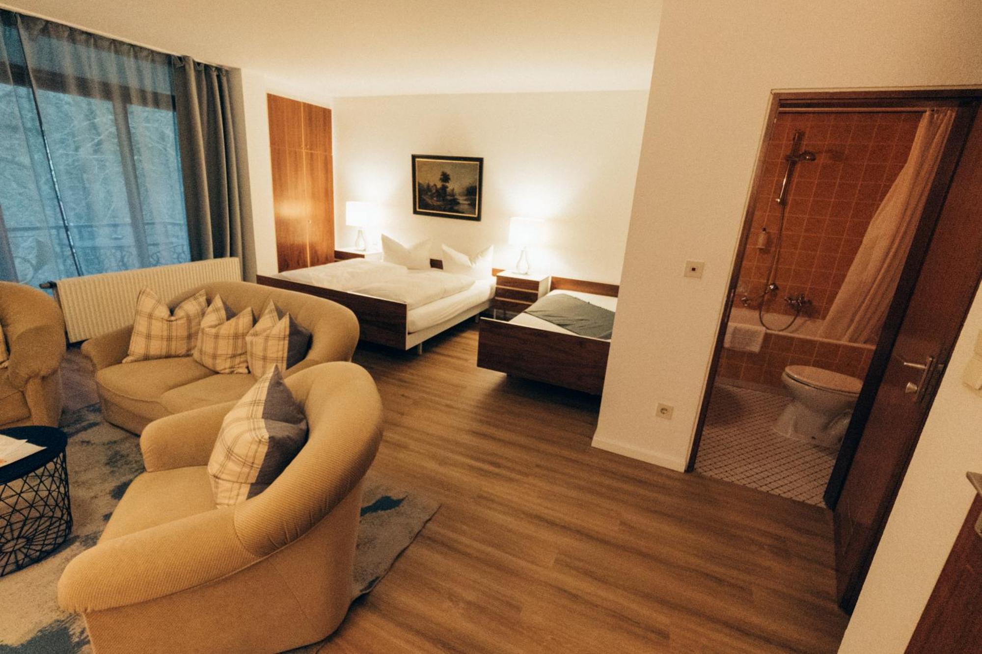 Gasthof Hotel Zur Post Egloffstein Buitenkant foto